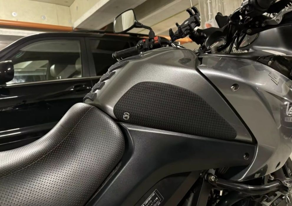 Наклейки на бак для мотоциклов Suzuki V-Strom 650 / 1000.