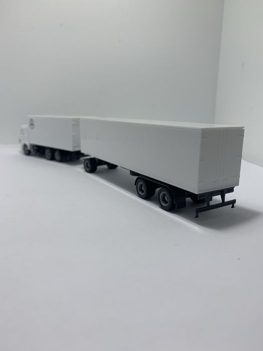 Mercedes da Herpa escala 1/87