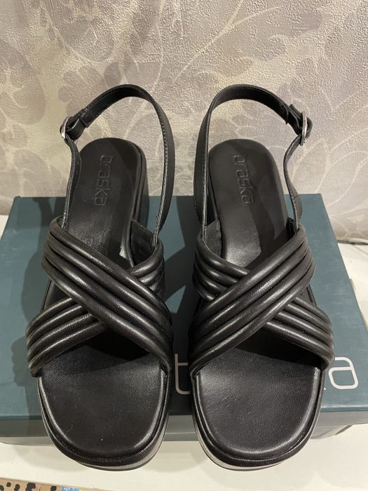 Новые женские босоножки bershka