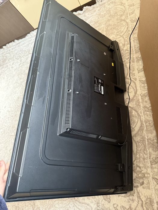 Телевізор Manta Led TV 49 ( разом з приставкою)