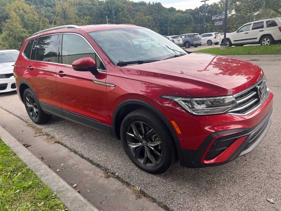 Volkswagen Tiguan      2022