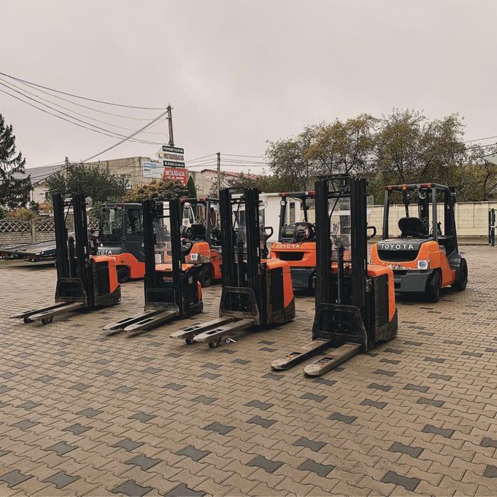 Навантажувач, погрузчик, кара, вилковий навантажувач Toyota