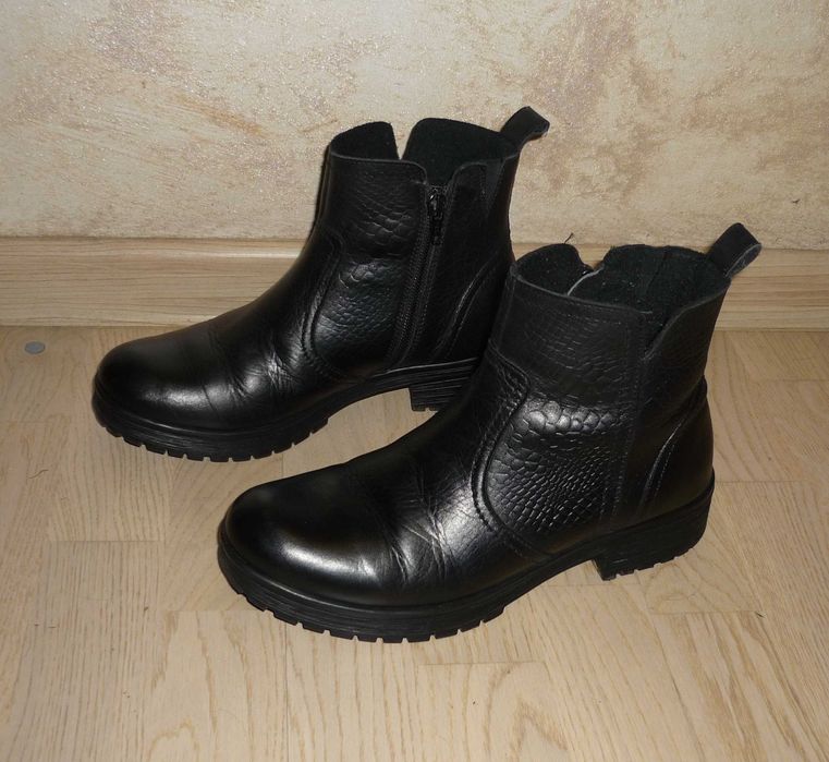 Czarne skórzane botki roz. 38 Lasocki CCC