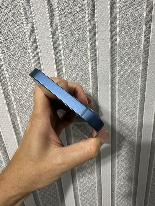 Apple iPhone 13 128 gb. Неверлок, акб 88%