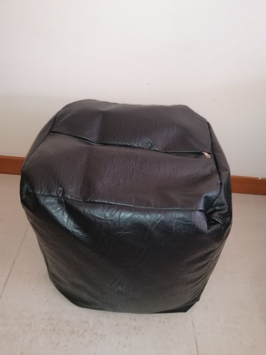 Puf em forma de cubo
