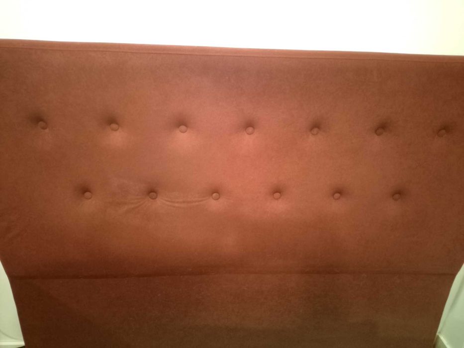 Vendo  cabeceira de cama semi-nova