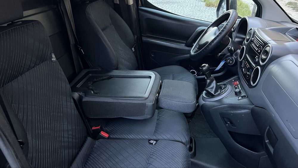 Peugeot Partner 1.6 hdi /  3 lugares / Caixa longa
