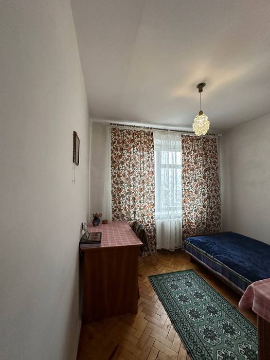 Продам 4кімнатну квартиру  у м.Шептицький