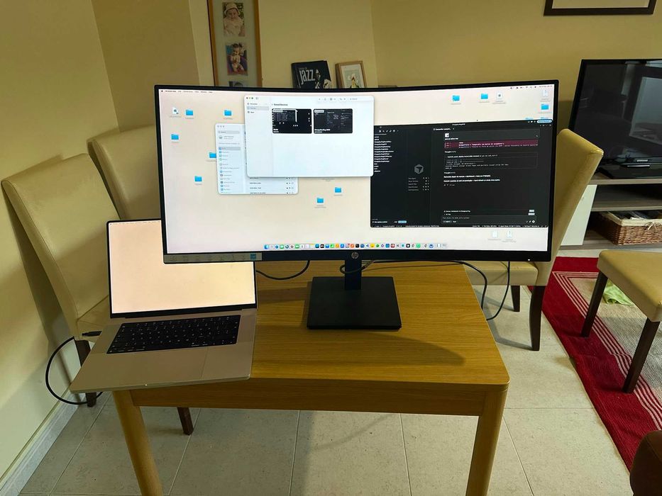 Monitor HP M34d de 34 polegadas, curvo, em excelente estado e totalmente funcional