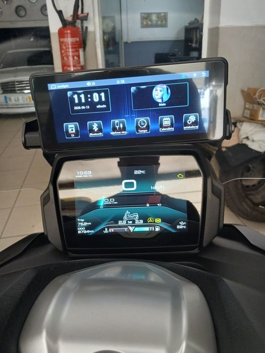 Voge  Sr4  Max T