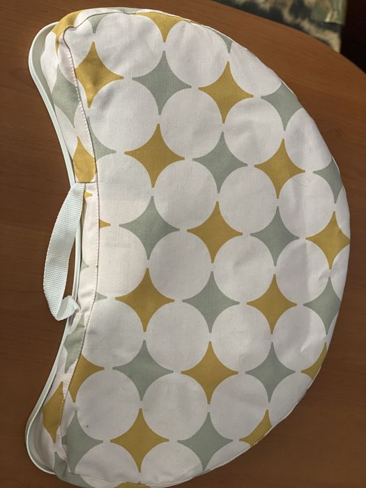 Almofada com mesa de apoio