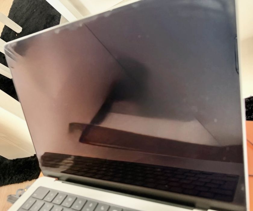 MacBook Pro M1 Pro497683461256652802
