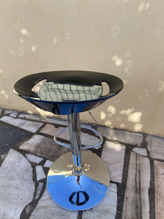 Bancos altos em inoxe e pvc