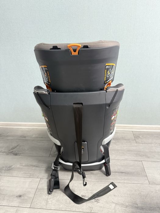 Автокрісло Chicco Myfit