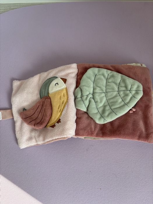 Little Dutch książeczka sensoryczna materiałowa z lusterkiem