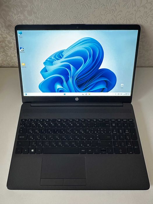 Ноутбук HP 250 G8 i5-1135G7 SSD 256Gb RAM 16Gb WIN 10
