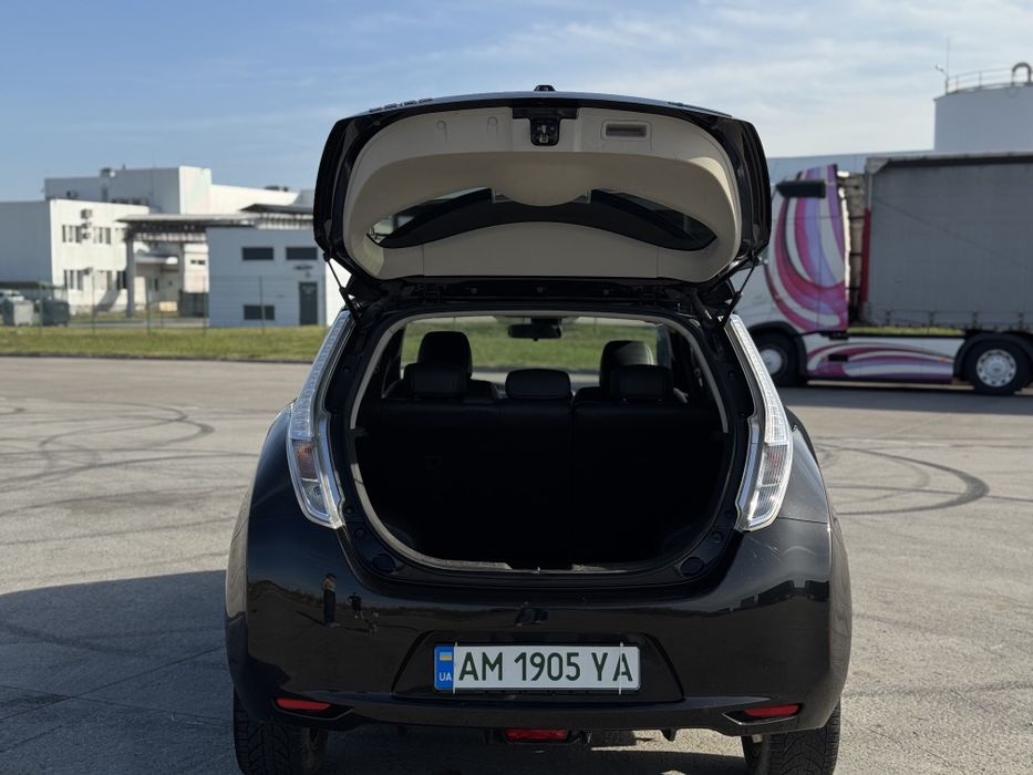 Nissan LEAF 2014