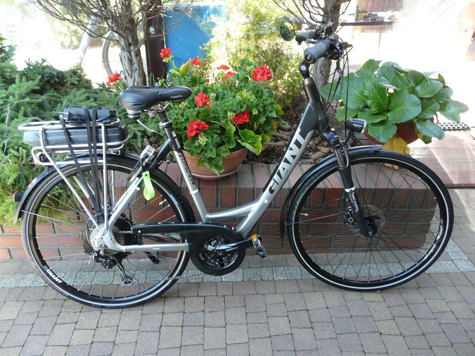 Rower elektryczny GIANT Aspiro Hybrid 28"/55 L, Deore, Niderland