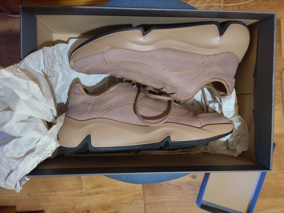 Кросовки кожанные Ecco