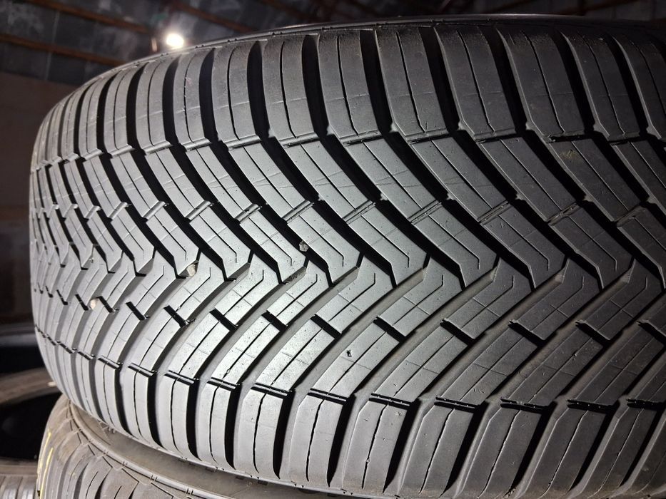 235/50 19 Continental All Seasons Contact резина всесезонна