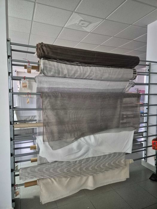 Expositor de Rolos entre Paredes