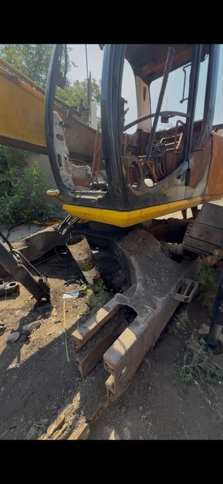 Продам экскаватор JCB 220