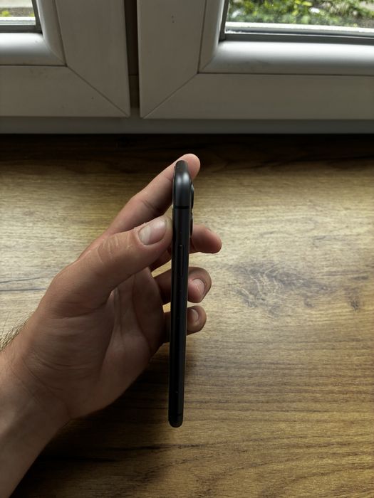 Iphone 11 64gb 81% bateria DOBRY STAN + airpods2