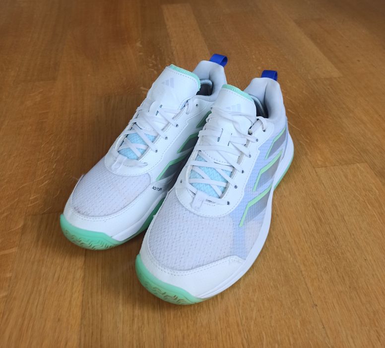 Волейбольні Кросівки для Дівчини Adidas Оригінал Розмір 40-25,5см