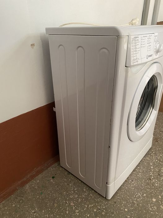 Пралка Indesit 5кг