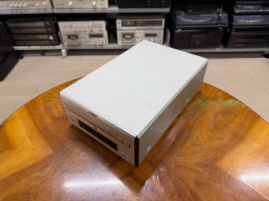 Odtwarzacz płyt CD/DVD Yamaha DVD-E810 Audio Room
