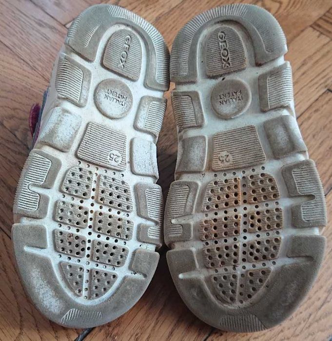 Buty GEOX dla dziewczynki rozmiar 25 świecące