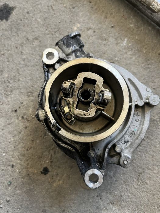 Pompa vacum bmw m47 m57 e46 e39 e38 e60 e90 2.0d 2.5d 3.0d