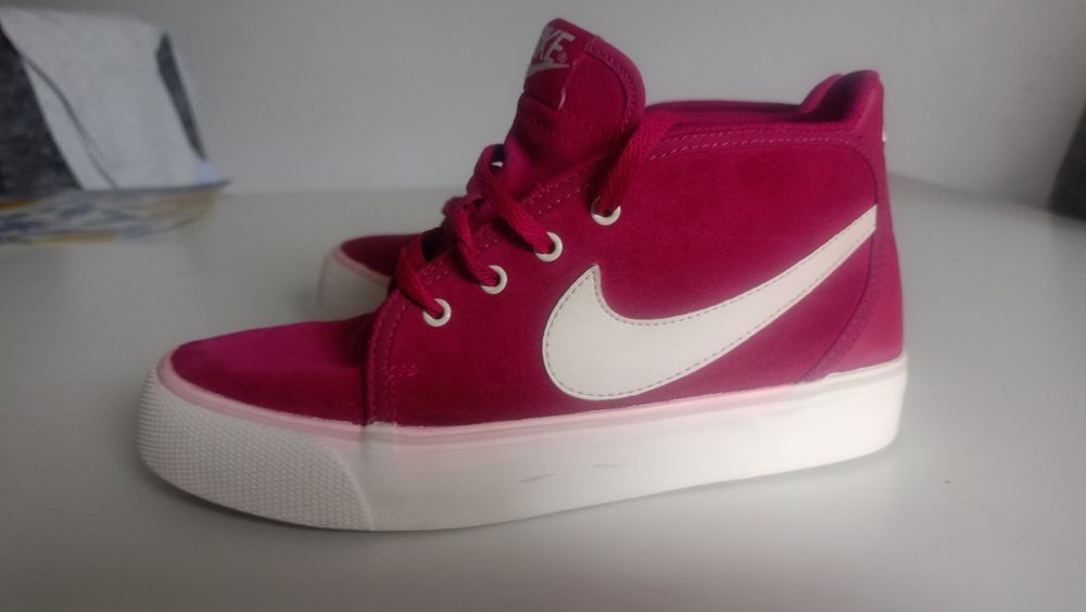 Sprzedam buty sportowe Nike rozmiar 36, 5 trampki  z wysoką  cholewką
