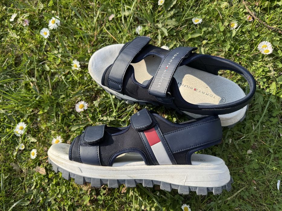 Sandaly tommy hilfiger rozmiar 40 chłopak stan bdb