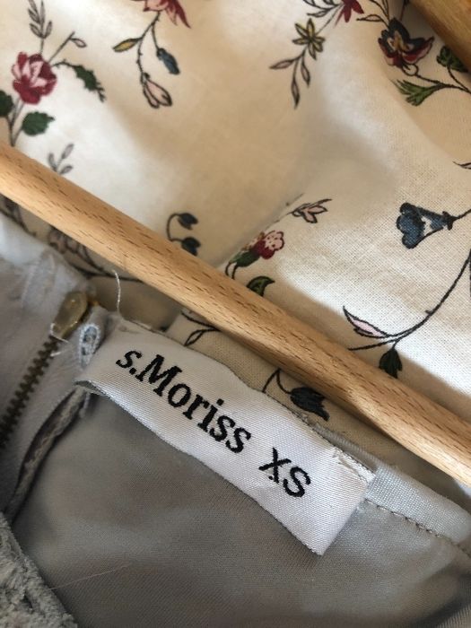 Błękitna koronkowa sukienka koktajlowa