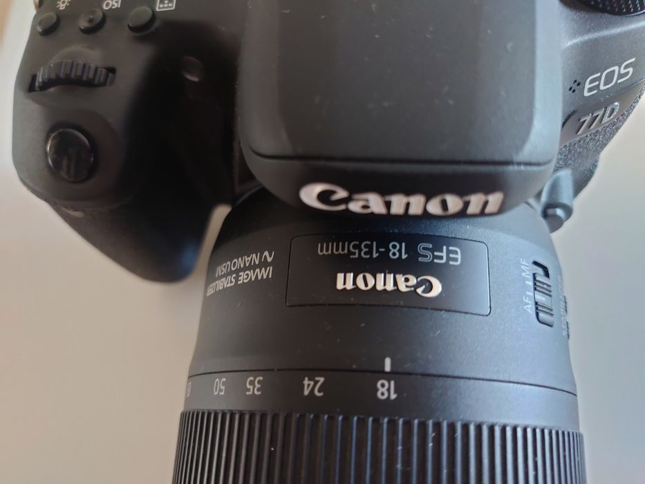 Canon EOS 77D body + obiektyw EFS 18-135 mm