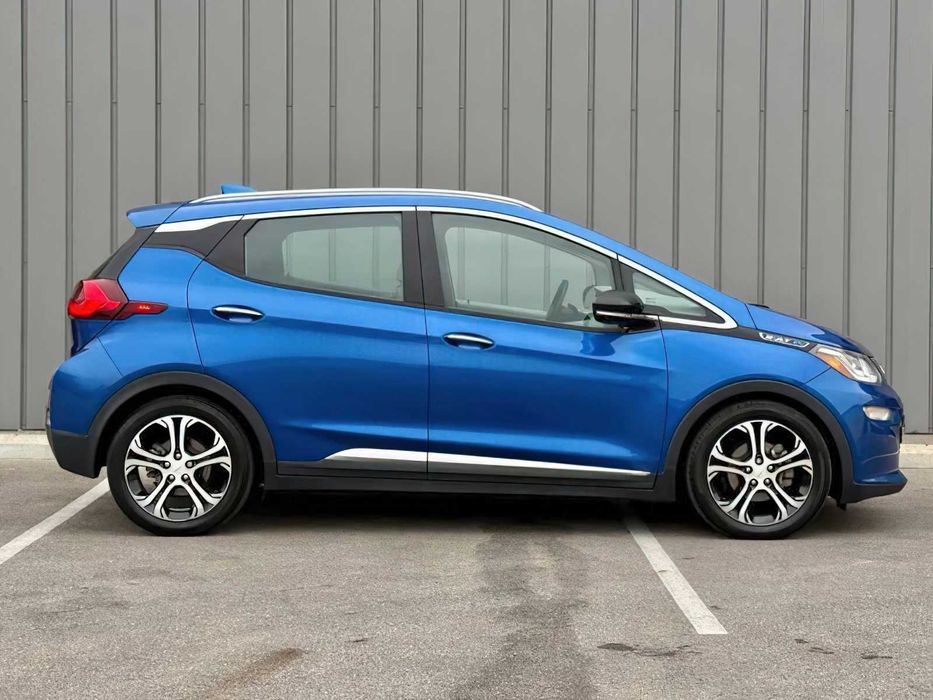 Chevrolet Bolt EV      2020