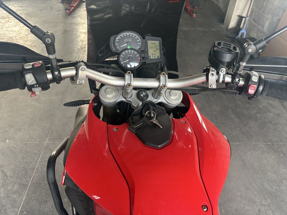 Vendo BMW GS 800.