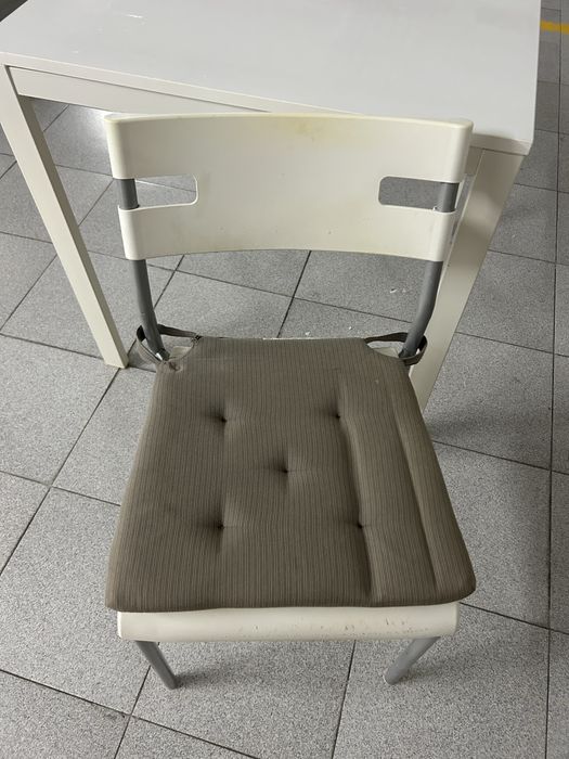 Mesa Cozinha IKEA VIHALS c/ 2 Cadeiras