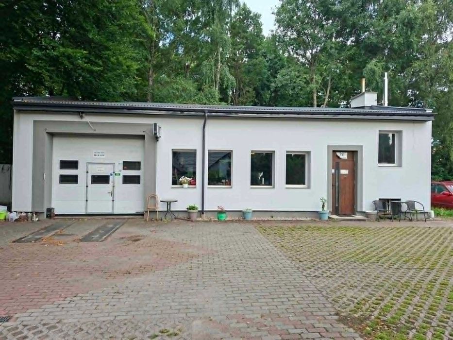 Sprzedam budynek ze sklepem motoryzacyjnym
