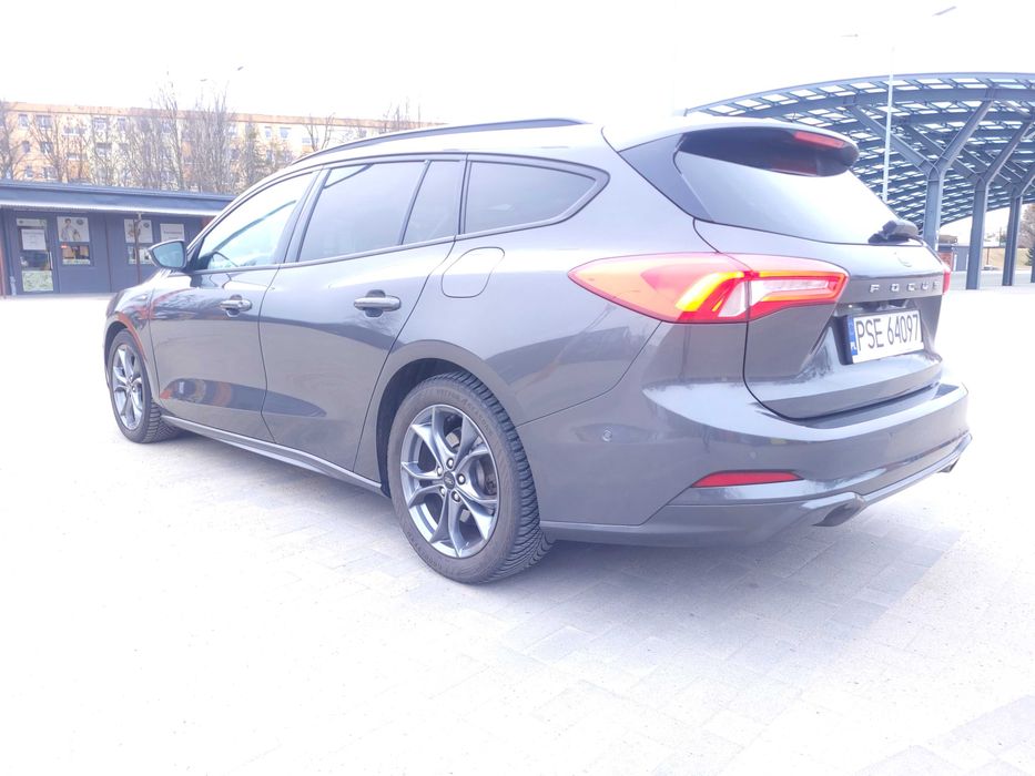 Ford Focus mk4 kombi st line