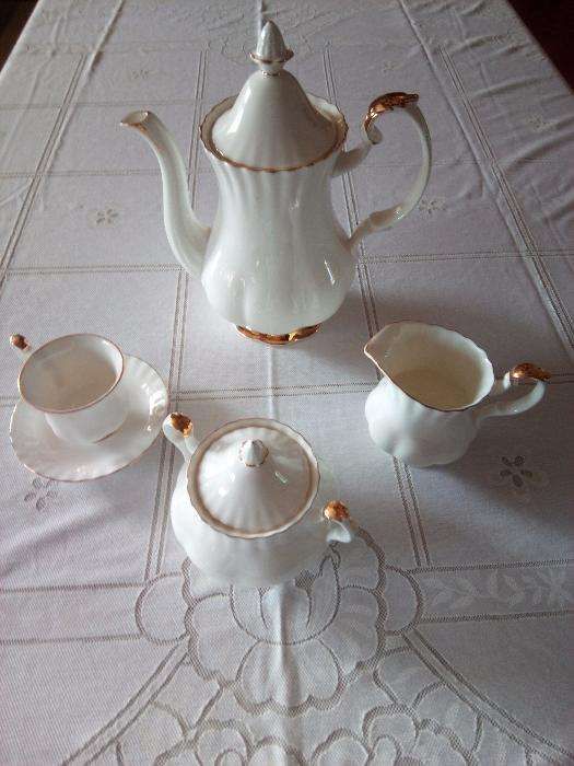 Royal Albert Services64739674767233121