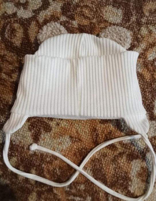 Демісезонна шапка для малюка 40-42