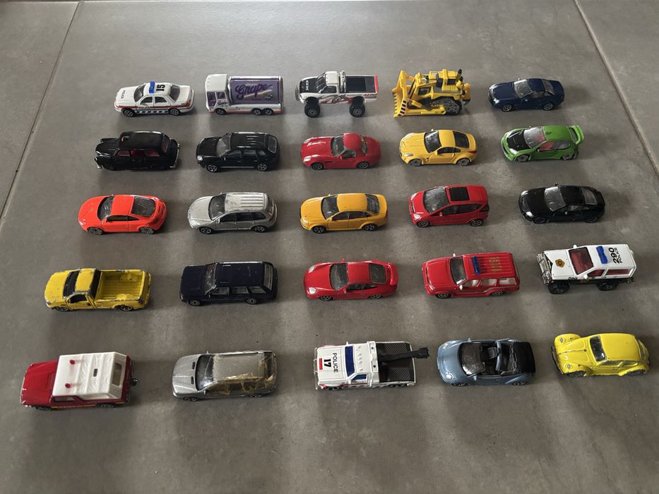 Resoraki Realtoy 25X Audi Porsche VW Mercedes Ford BMW Peugeot Nissan