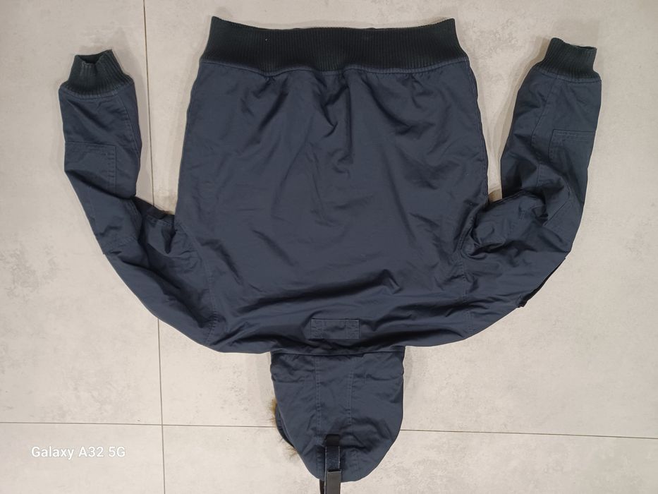 Kurtka Helly Hansen.