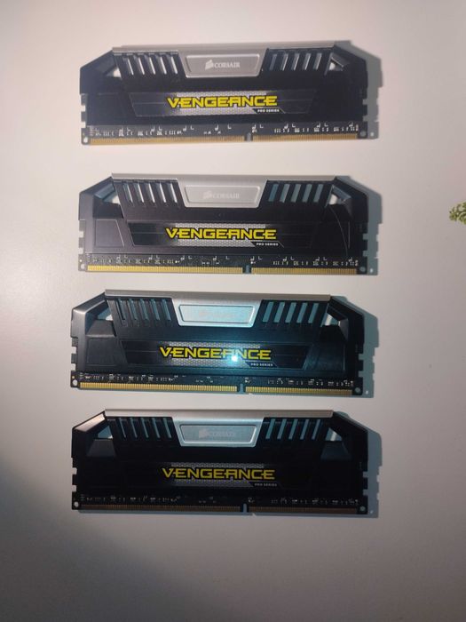 Pamięć RAM DDR3 32GB (4x8GB) Corsair Vengeance Pro Series 1600MHz CL9