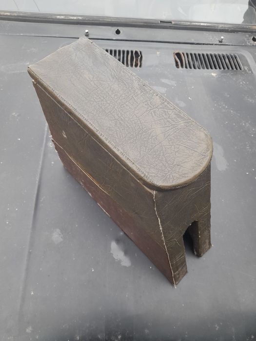 Продам підлокитник 100 грн.