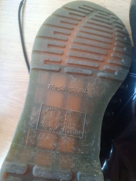 Martensy lakierowane 40