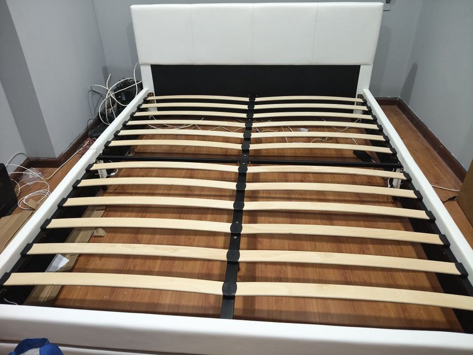 Cama nova 160x200 com leds sem colchão