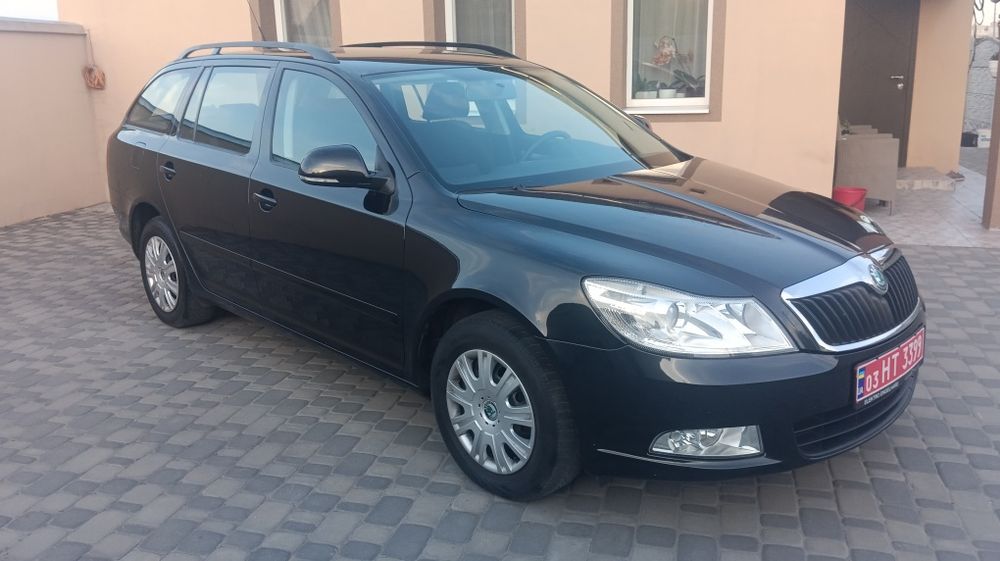 Продам автомобиль Шкода Октавия.